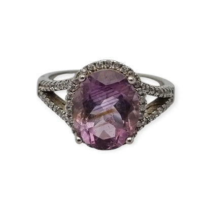 Anillo cóctel de plata 925 con amatista ovalada y halo circonitas diseño