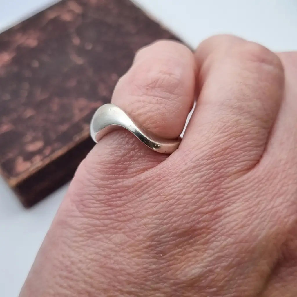 Anillo de diseño en plata ley anillo vintage joyería ondulada