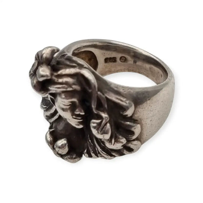 Anillo estilo Art Nouveau en plata 925 con figura femenina floral relieve