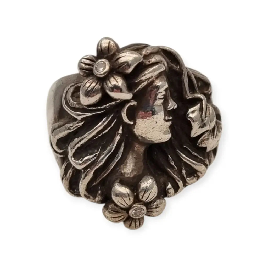Anillo estilo Art Nouveau en plata 925 con figura femenina floral relieve
