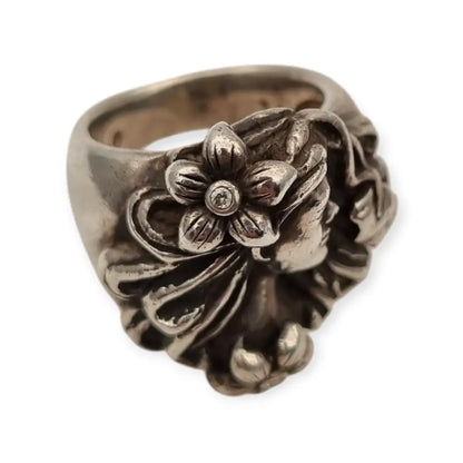 Anillo estilo Art Nouveau en plata 925 con figura femenina floral relieve