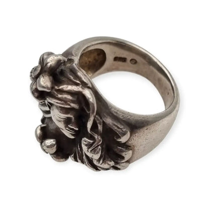 Anillo estilo Art Nouveau en plata 925 con figura femenina floral relieve