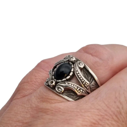 Anillo negro plata de ley estilo victoriano joyería tradicional nostálgica