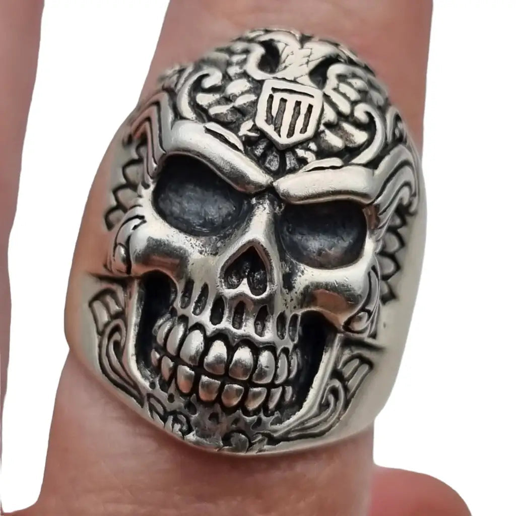 Anillo de plata ley con calavera para hombre escudo medieval en maciza