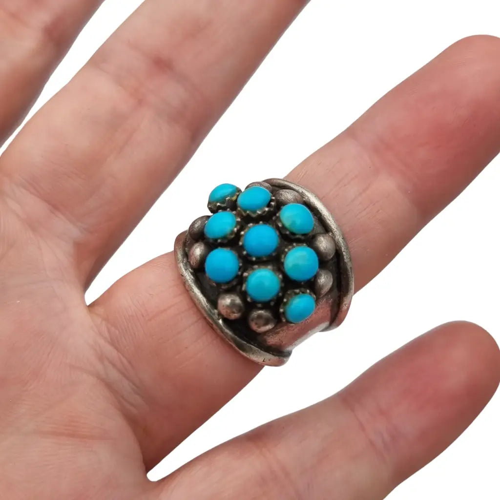 Anillo de plata estilo boho con cuentas azules para mujer años 80.