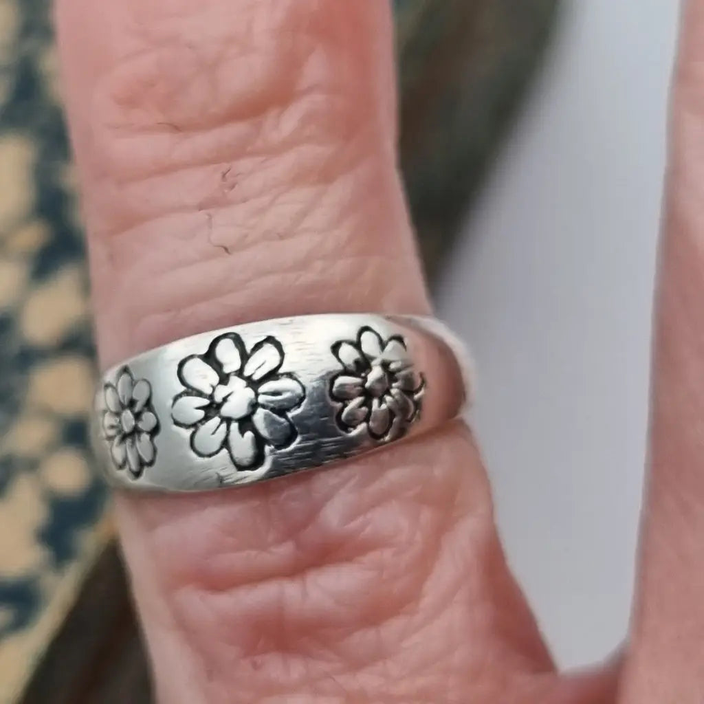 Anillo de plata vintage con flores bohemias para mujer anillo aro trabajado