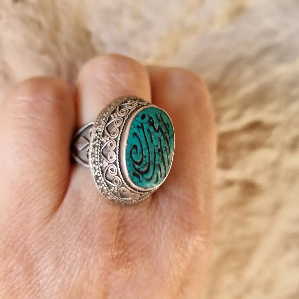 Anillo de plata boho con piedra verde grabada étnico Joyería oriental