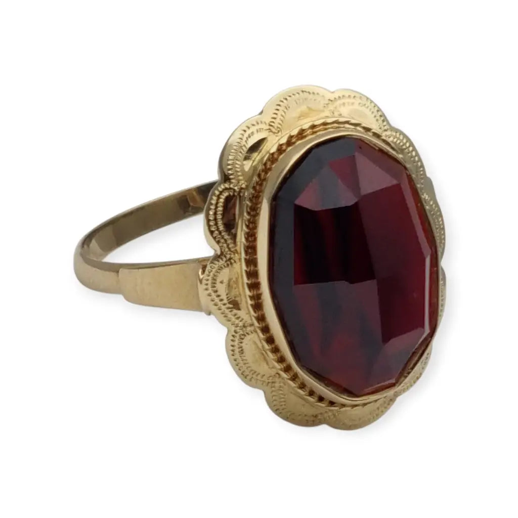 Anillo de granate rojo y oro. oro 14 kt granates. Circa 1950