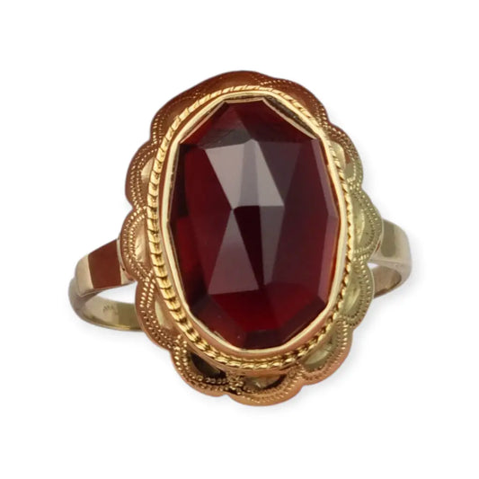 Anillo de granate rojo y oro. oro 14 kt granates. Circa 1950