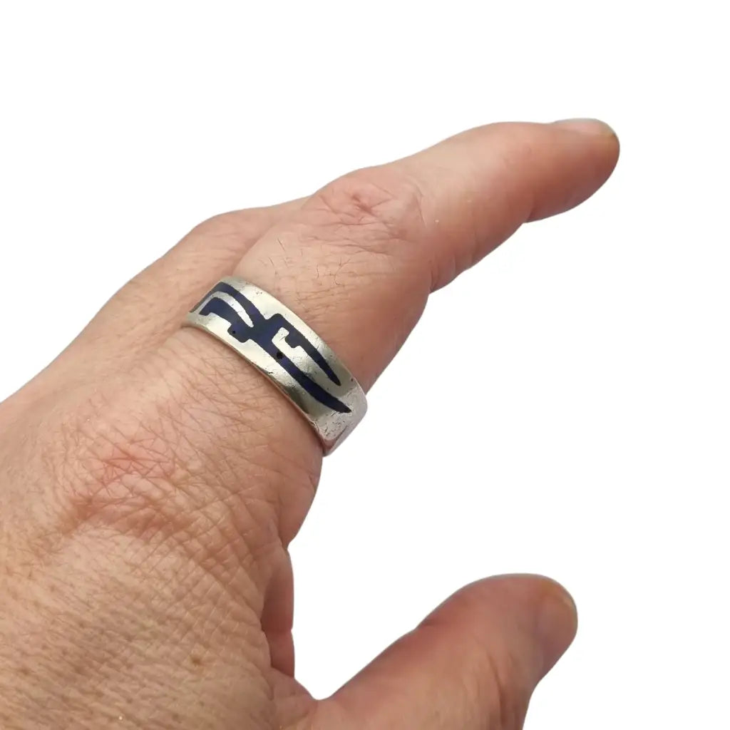 Anillo vintage de plata 925 con esmalte geométrico azul estilo retro tribal