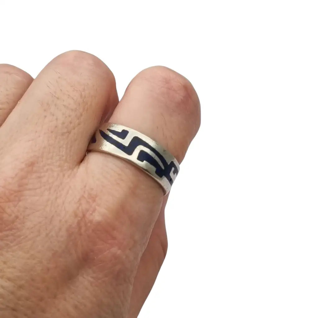 Anillo vintage de plata 925 con esmalte geométrico azul estilo retro tribal