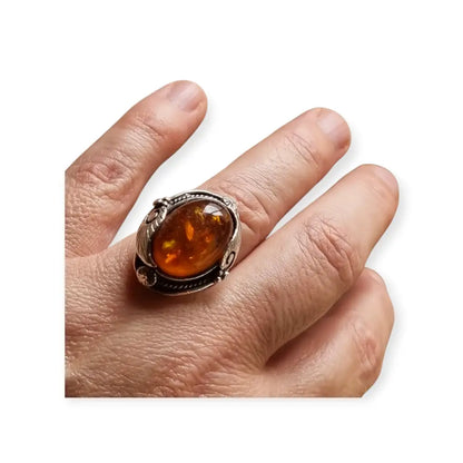 Anillo vintage de plata con ámbar ovalado estilo Art Nouveau los años 70