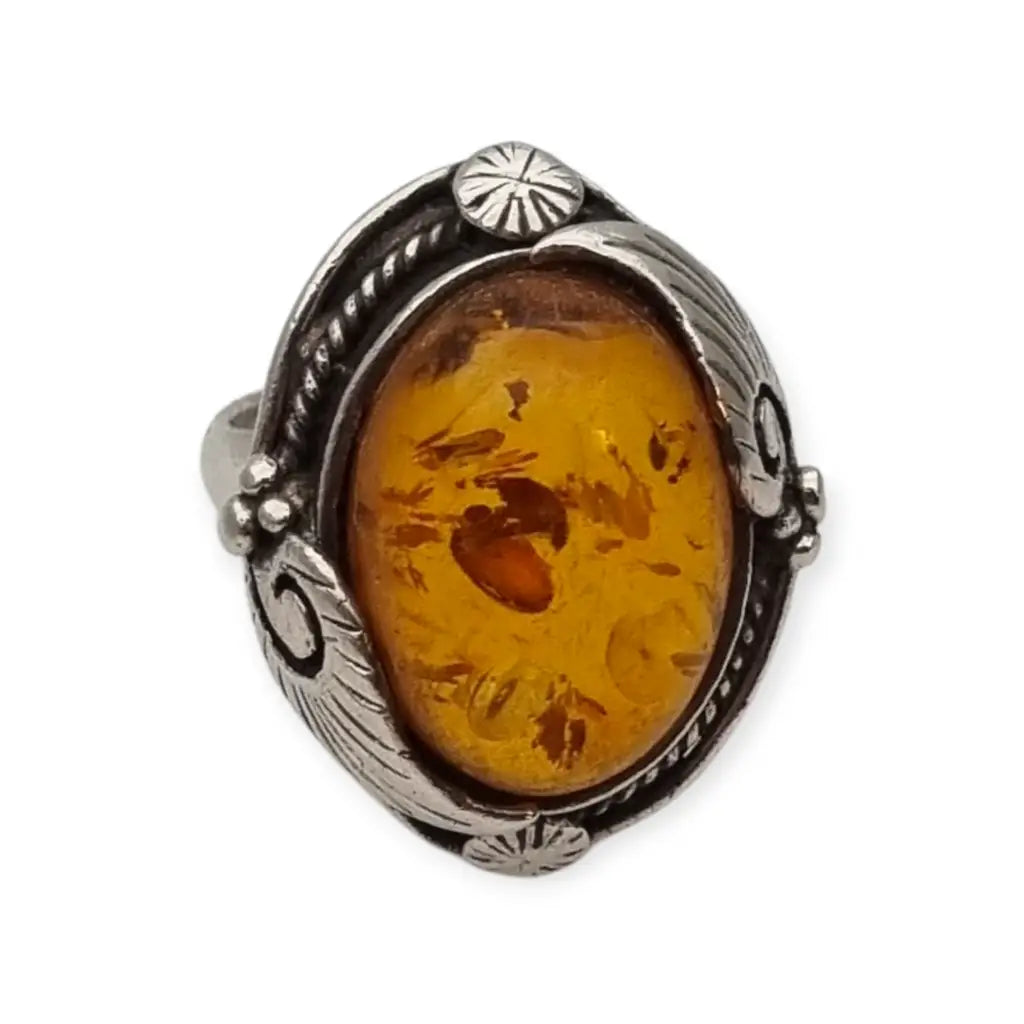 Anillo vintage de plata con ámbar ovalado estilo Art Nouveau los años 70