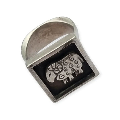 Anillo vintage Puig Doria en plata 925 diseño cuadrado con carnero Joyas España
