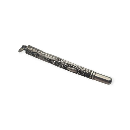 Antiguo plumín de plata grabada para chatelaine diseño floral victoriano circa