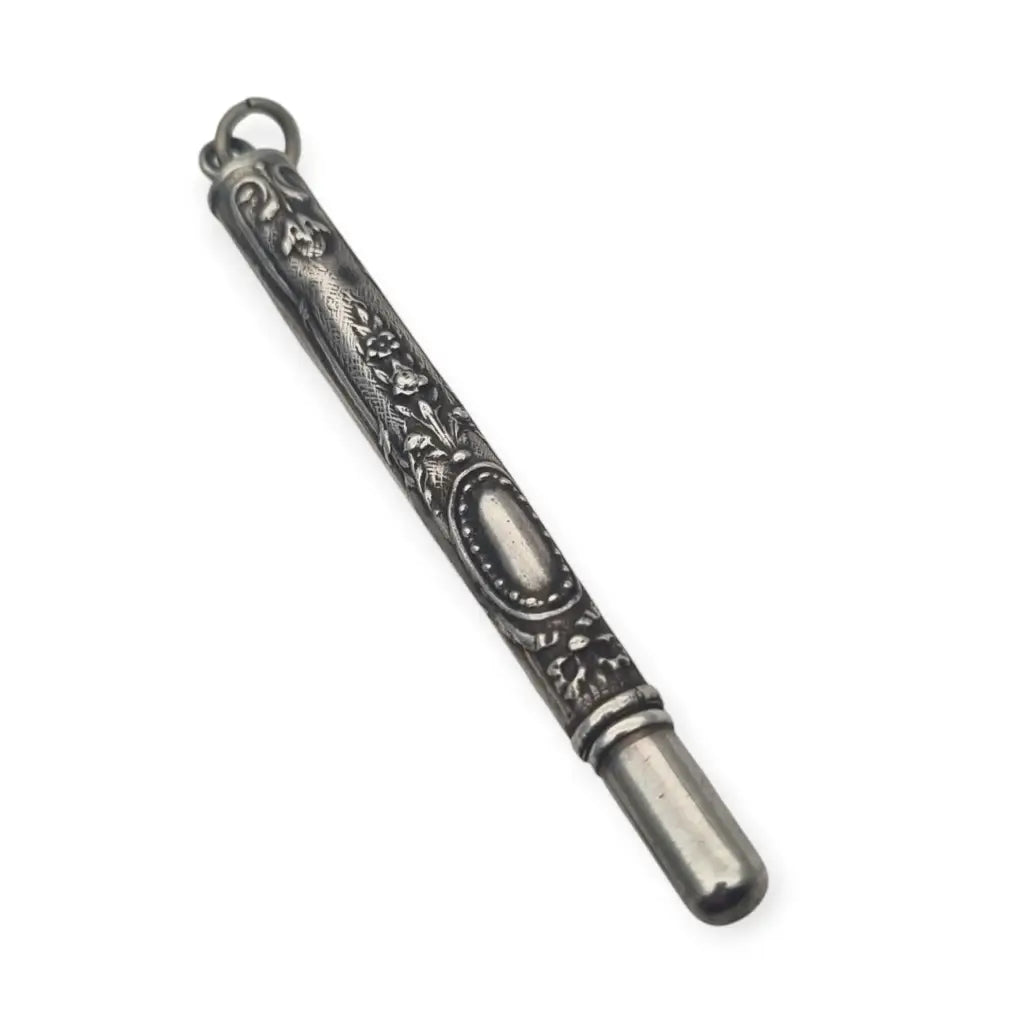 Antiguo plumín de plata grabada para chatelaine diseño floral victoriano circa