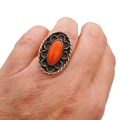 Anillo coral boho plata de ley 925 joyería artesanal hecha a mano.