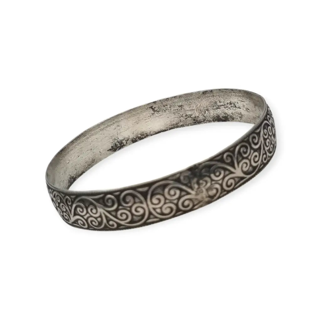 Brazalete bereber antiguo en plata grabada diseño floral bohemio estilo étnico
