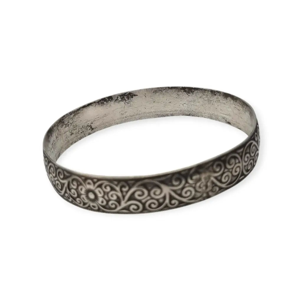 Brazalete bereber antiguo en plata grabada diseño floral bohemio estilo étnico