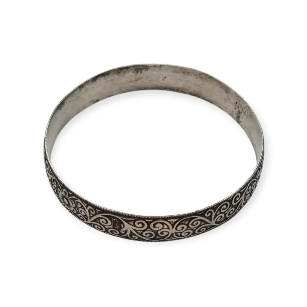 Brazalete bereber antiguo en plata grabada diseño floral bohemio estilo étnico