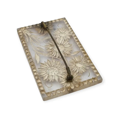 Broche antiguo años 40-50 en lucite transparente con flores talladas