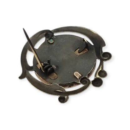 Broche antiguo Art Nouveau con retrato latón dorado joyeria sentimental