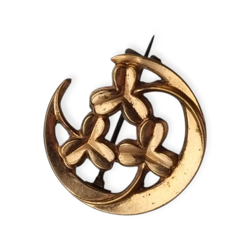 Broche antiguo art nouveau tréboles y luna creciente metal color dorado