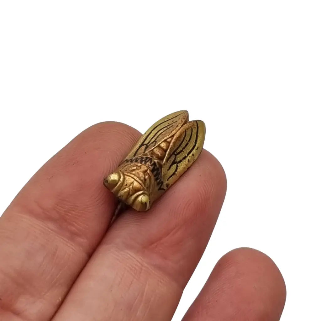 Broche antiguo cigarra francesa dorada Provenza circa 1940 Art Deco pequeño