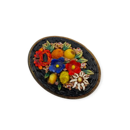 Broche antiguo ovalado con micro mosaico floral joyería italiana años 40.