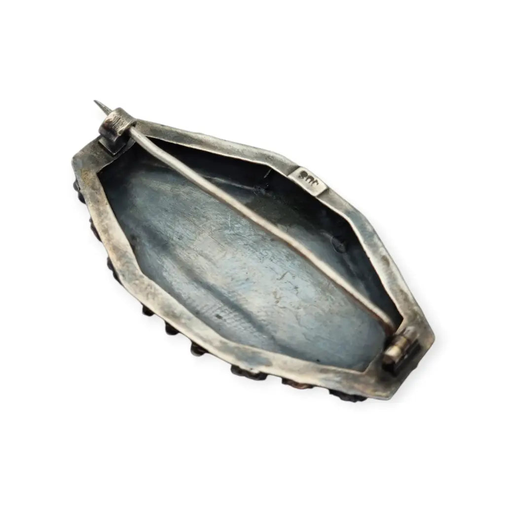 Broche antiguo de plata 800 y coral rojo natural joyería oriental circa