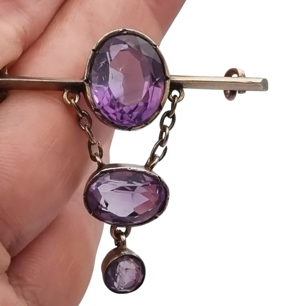Broche antiguo de plata Art Déco con colgante color amatista para mujer circa