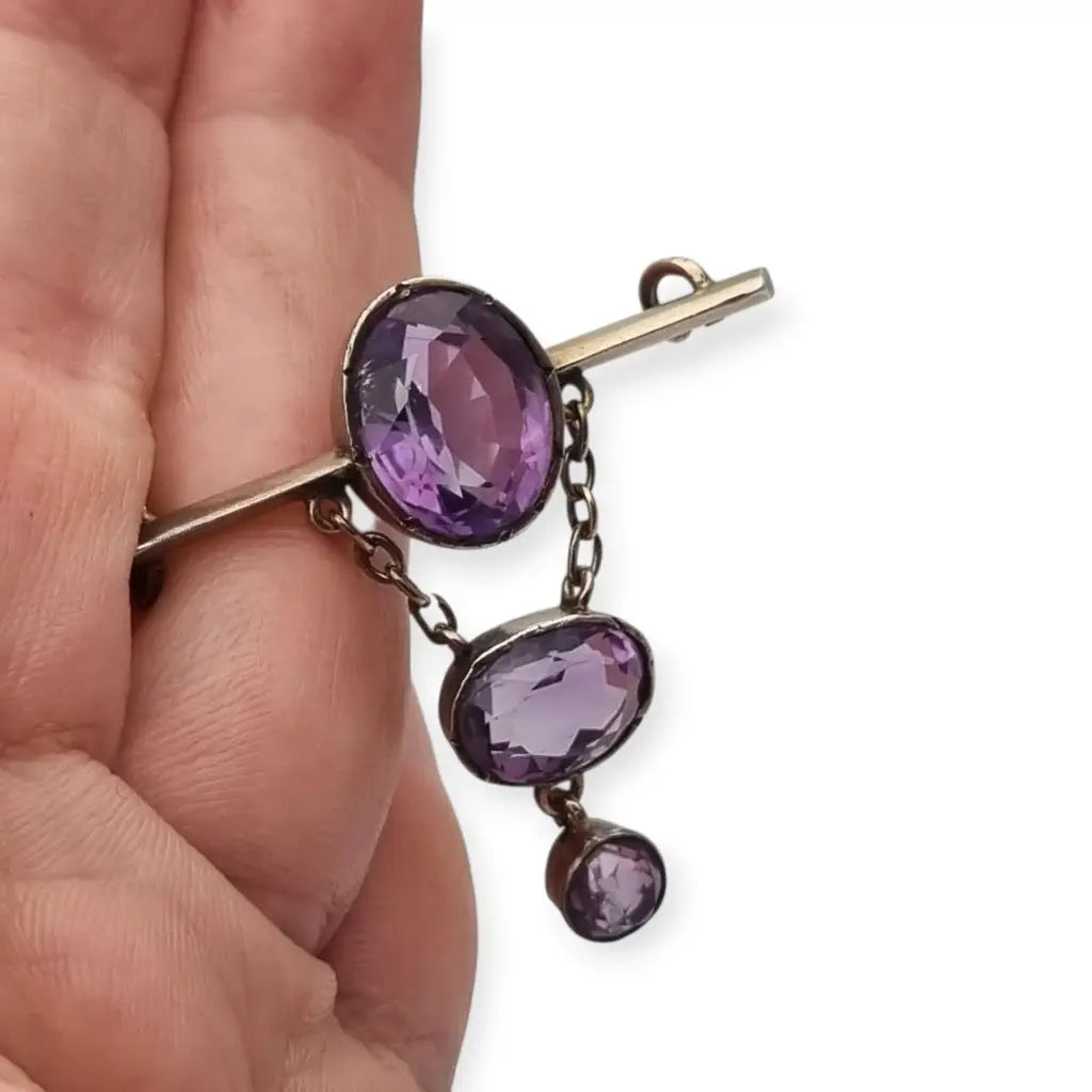 Broche antiguo de plata Art Déco con colgante color amatista para mujer circa