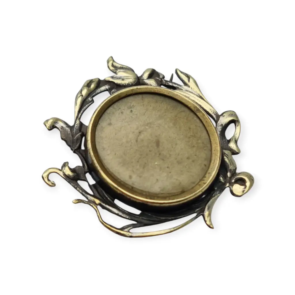 Broche antiguo tipo guardapelo Art Nouveau floral en latón dorado porta fotos