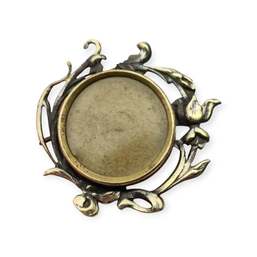 Broche antiguo tipo guardapelo Art Nouveau floral en latón dorado porta fotos
