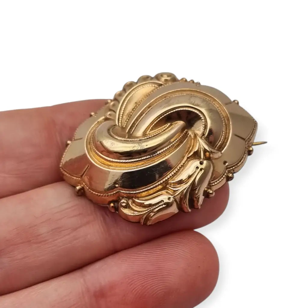 Broche antiguo Victoriano de estilo Biedermeier – nudo escultórico dorado