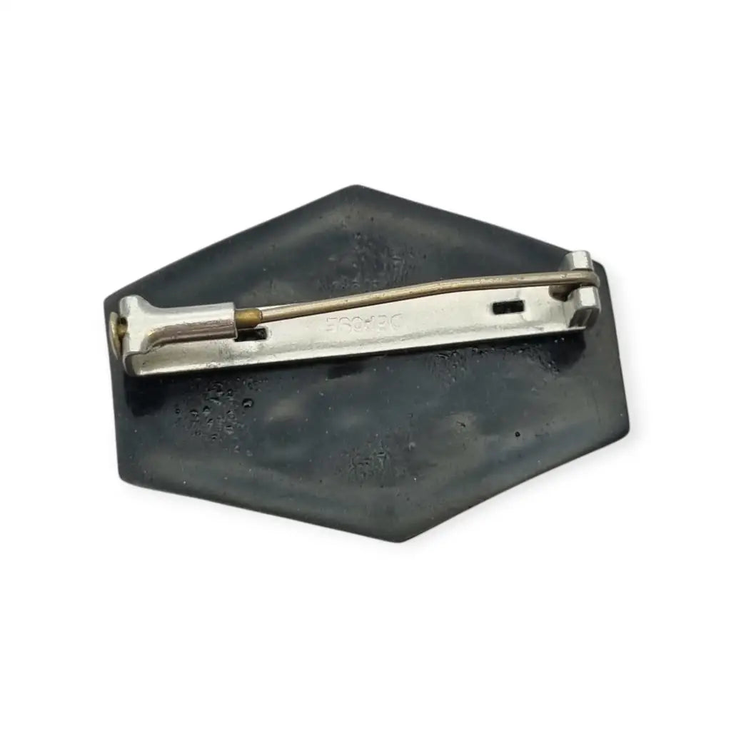 Broche art déco en baquelita negra tallada con strass forma hexagonal circa