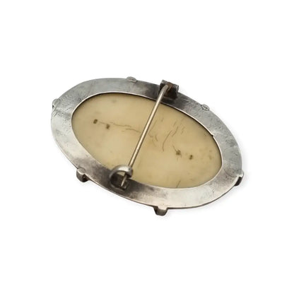 Broche Camafeo antiguo de celuloide tallado con escena alegórica y montura