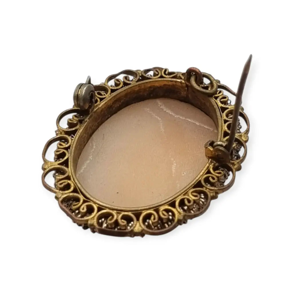 Broche camafeo antiguo concha tallada Tres Gracias montura dorada circa 1960.