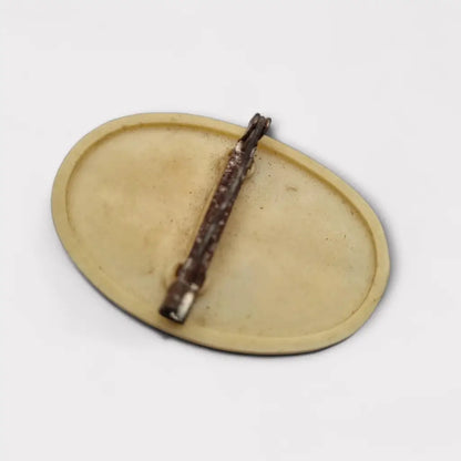 Broche de camafeo ovalado estilo clásico vintage los años 40 en galalita