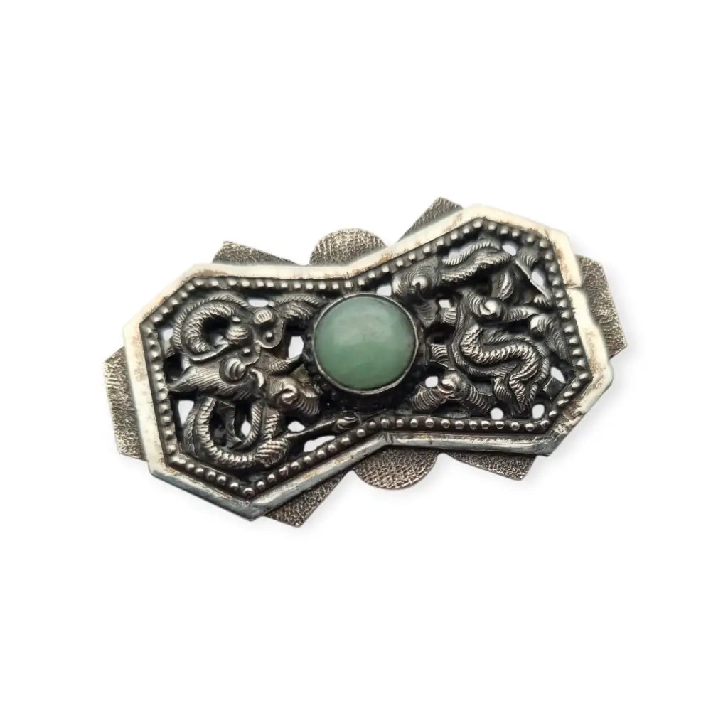 Broche chino antiguo de plata y jade verde firmado con dragones flores