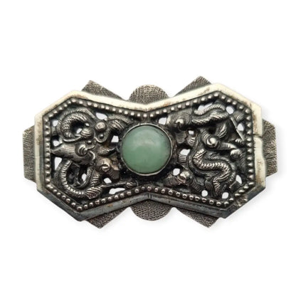 Broche chino antiguo de plata y jade verde firmado con dragones flores