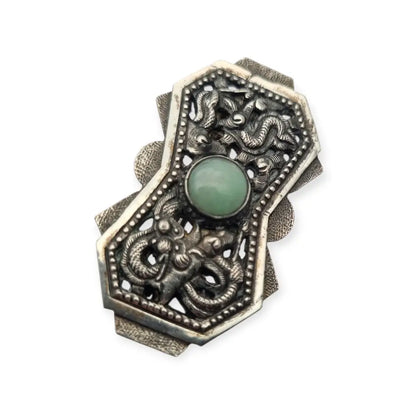 Broche chino antiguo de plata y jade verde firmado con dragones flores