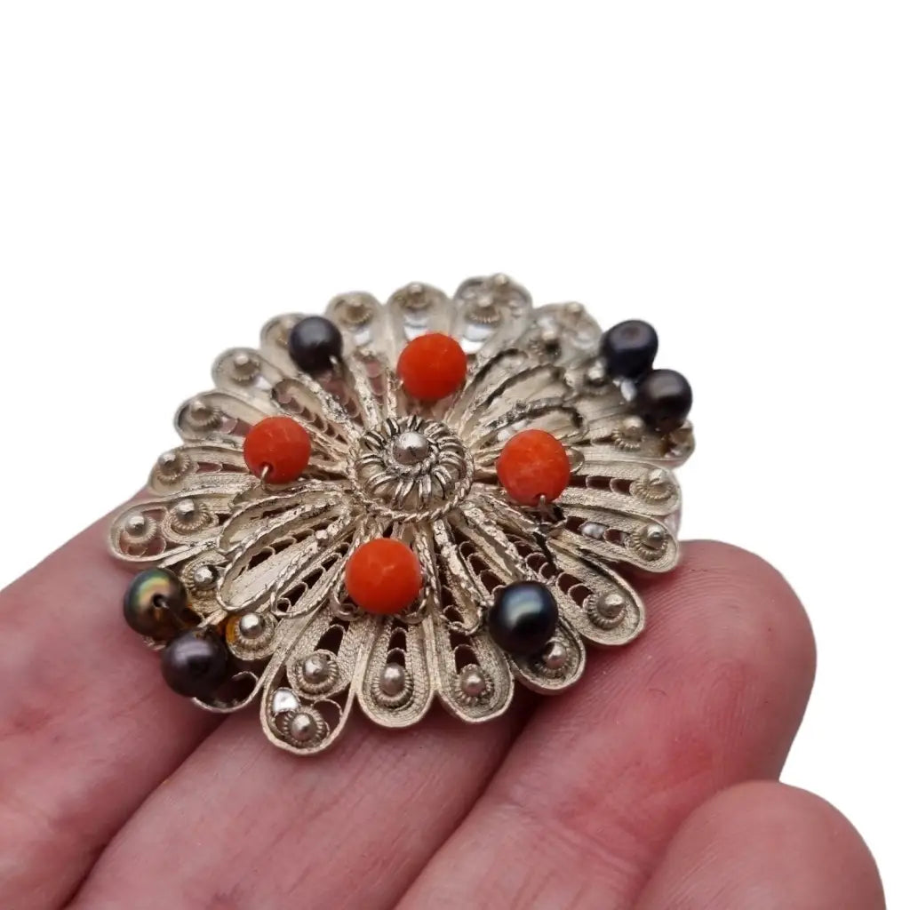 Broche de filigrana broche coral plateado joyería perlas negras para mujer