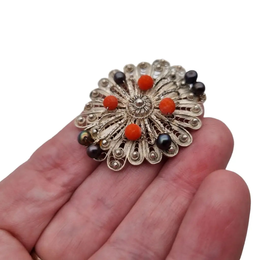 Broche de filigrana broche coral plateado joyería perlas negras para mujer