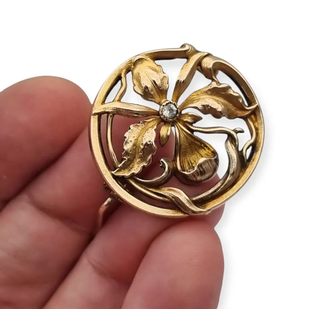 Broche francés ORIA Art Nouveau en oro relleno motivo floral con cristal
