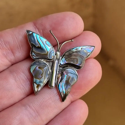 Broche de mariposa en plata alfiler concha abulón joyería