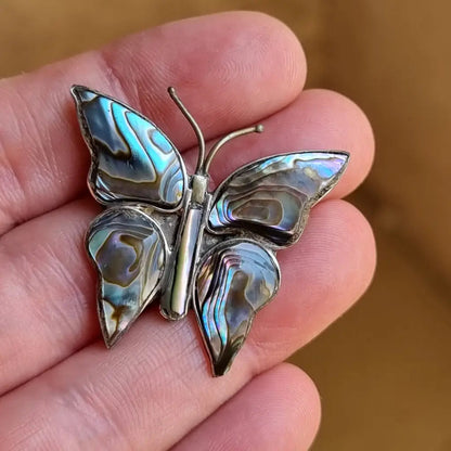 Broche de mariposa en plata alfiler concha abulón joyería