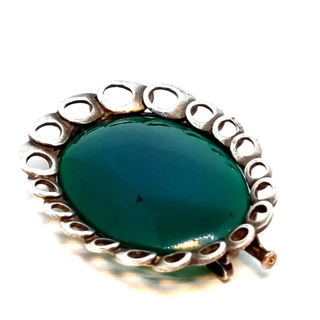 Broche de plata y crisoprasa. Circa 1960. Joyería antigua vintage.