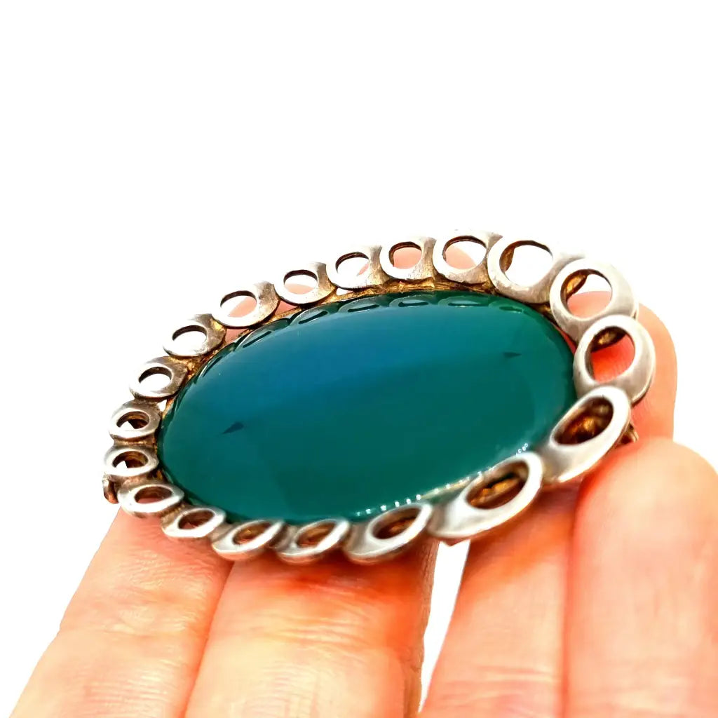 Broche de plata y crisoprasa. Circa 1960. Joyería antigua vintage.