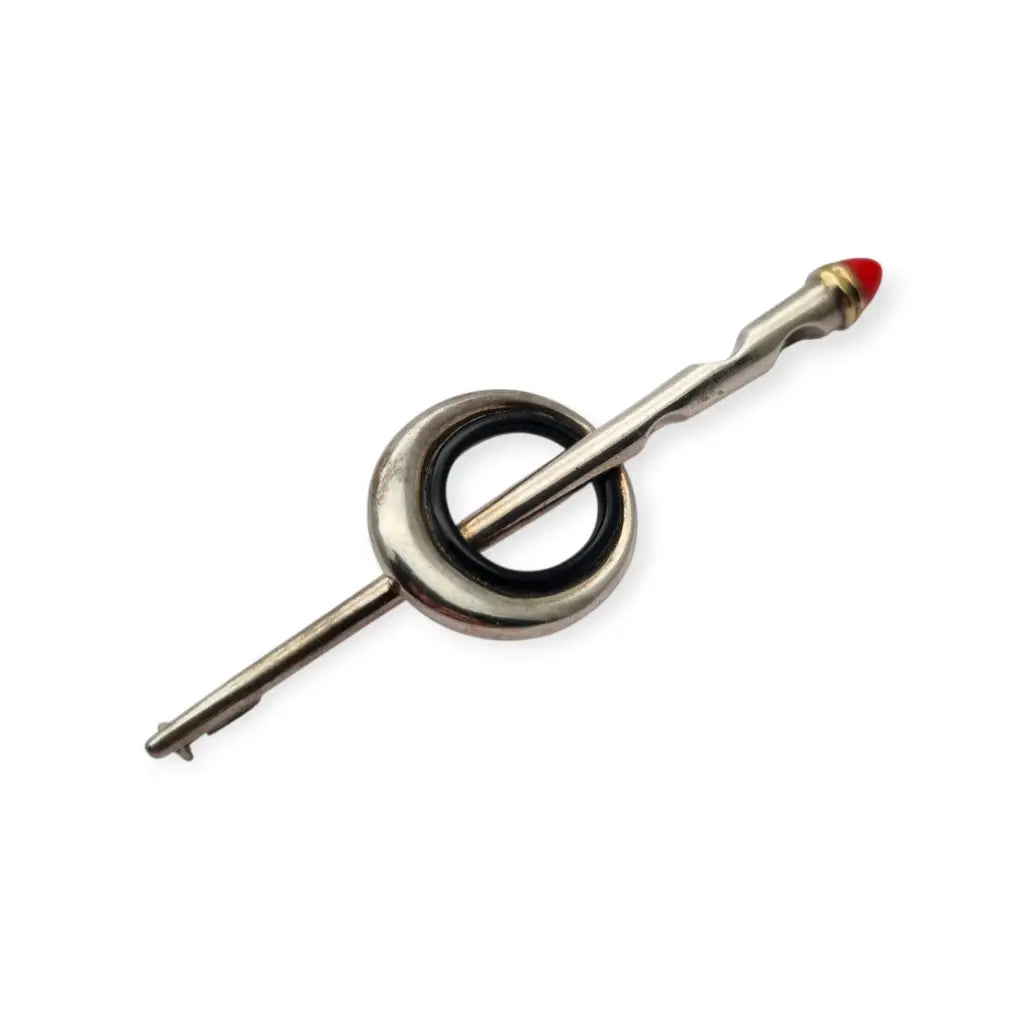 Broche de plata Puig Doria Barcelona alfiler capa con detalles en negro